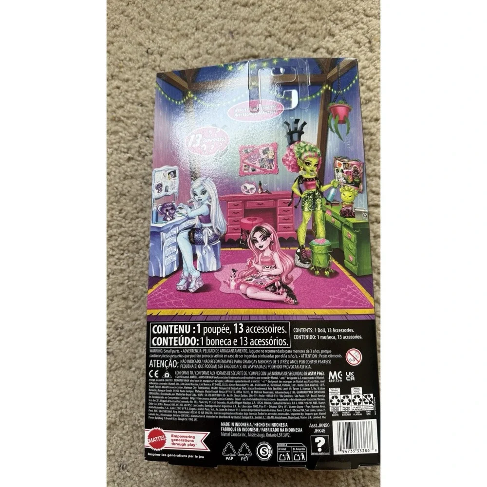 Monster High Self-Scare Secrets Venus McFlytrap Fashion Doll with 13 Accessories